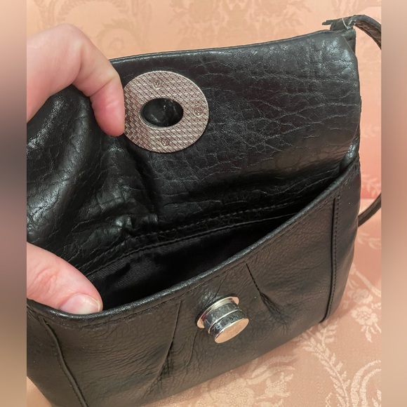 Etienne Aigner Leather Crossbody purse, black - Picture 6 of 12